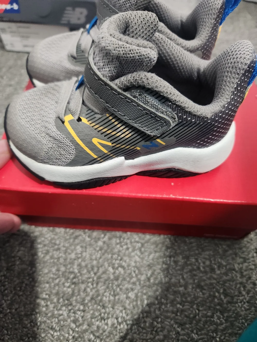 New Balance Kids' Gray and Blue Athletic Sneakers Size 4 Wide
